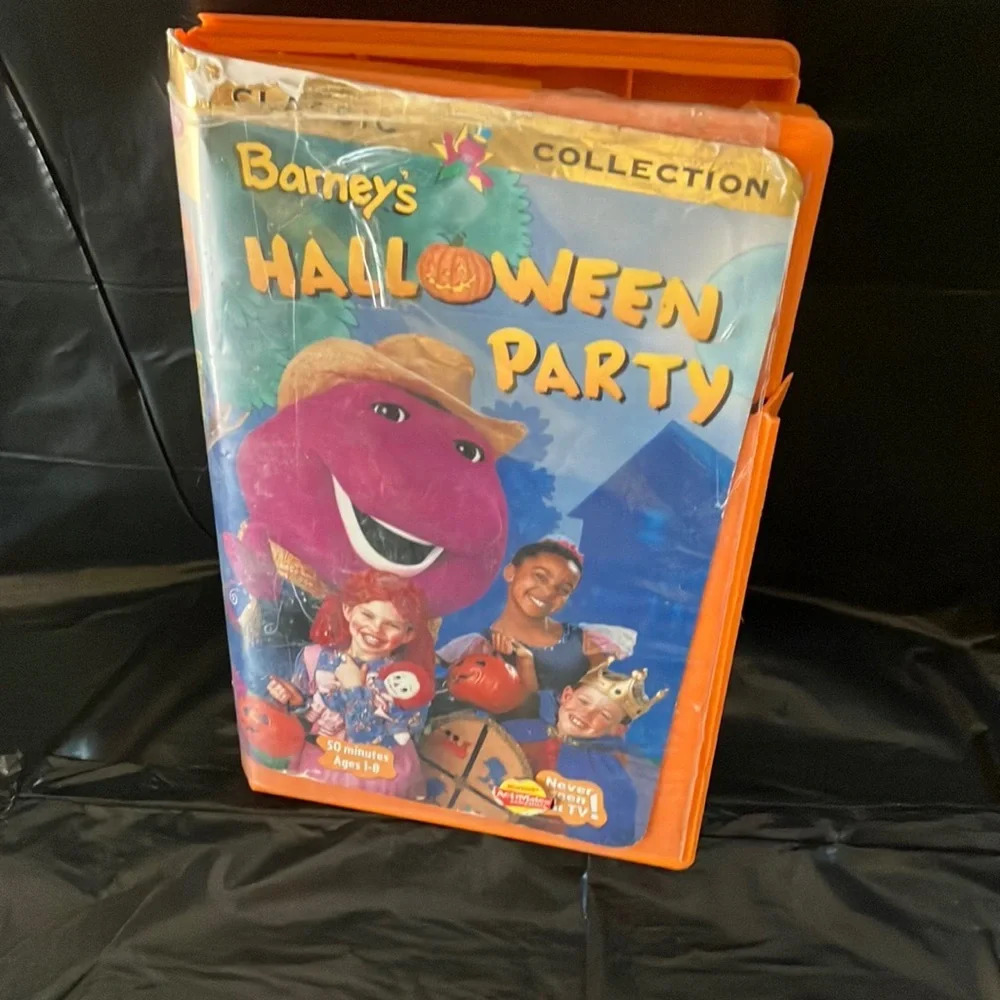 Barney’s Halloween Party VHS 1998 Classic Collection. Case is cracked - Picture 1 of 3
